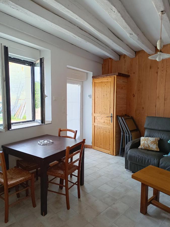 Gite De La Grand Maison Le Noyer Seigy Kültér fotó